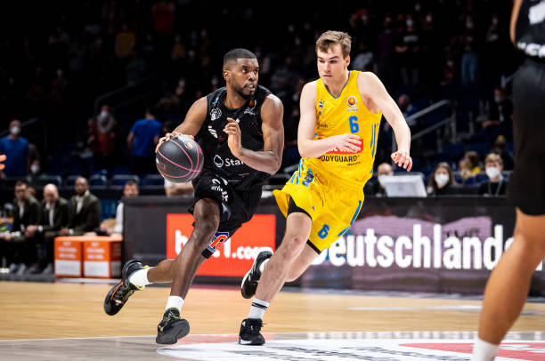 进行友谊赛 进行友谊赛